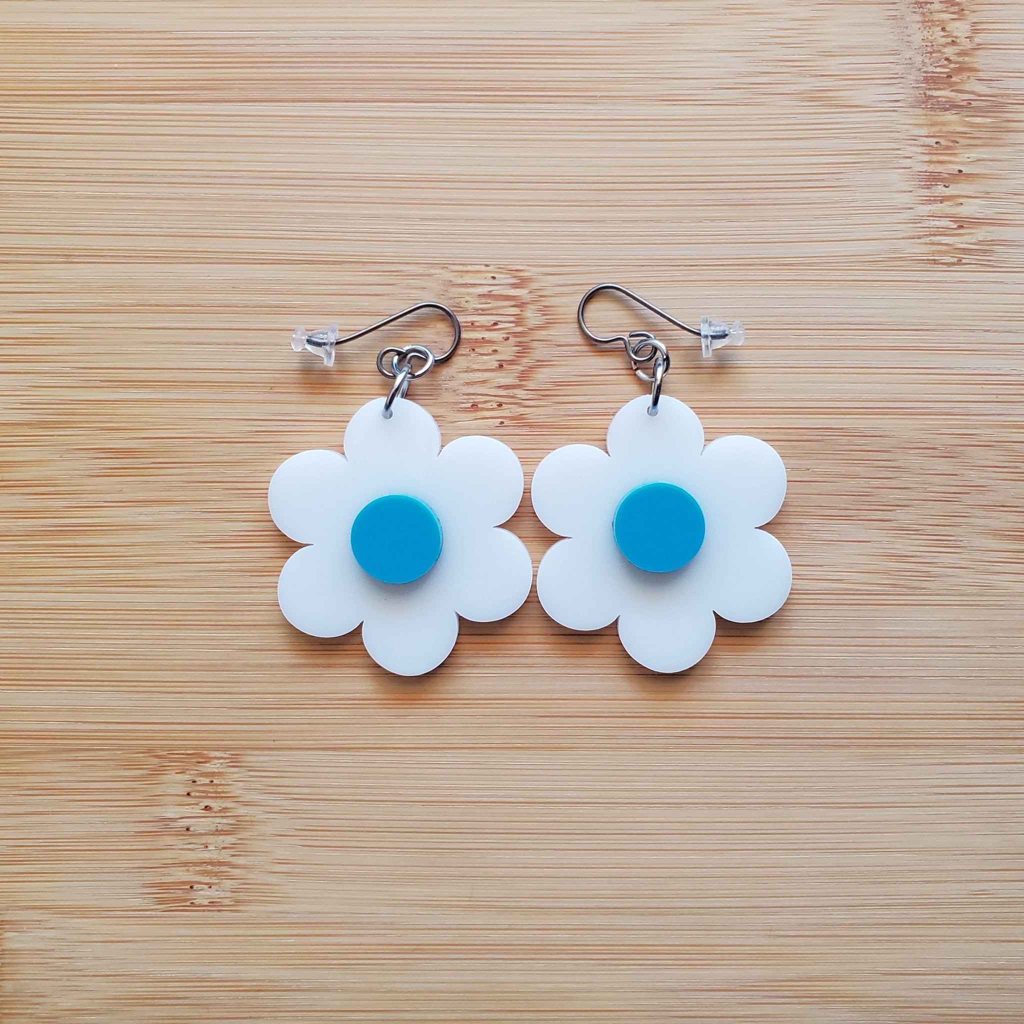Cottagecore Floral Dangle Earrings, Retro Acrylic Flower Power Dangle Earrings, Retro Jewelry Gift, Boho Summer Floral 70s Style Jewelry