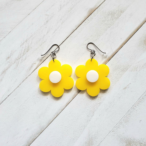 Retro Acrylic Flower Power Dangle Earrings, Floral Dangle Earrings, Retro Jewelry Gift, Boho Summer Floral 70s Style Jewelry